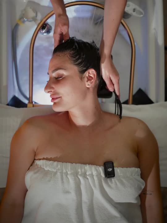 50 perces Head Spa kezelés: a körvízsugaras hajmosás és a masszázs nyugalma
