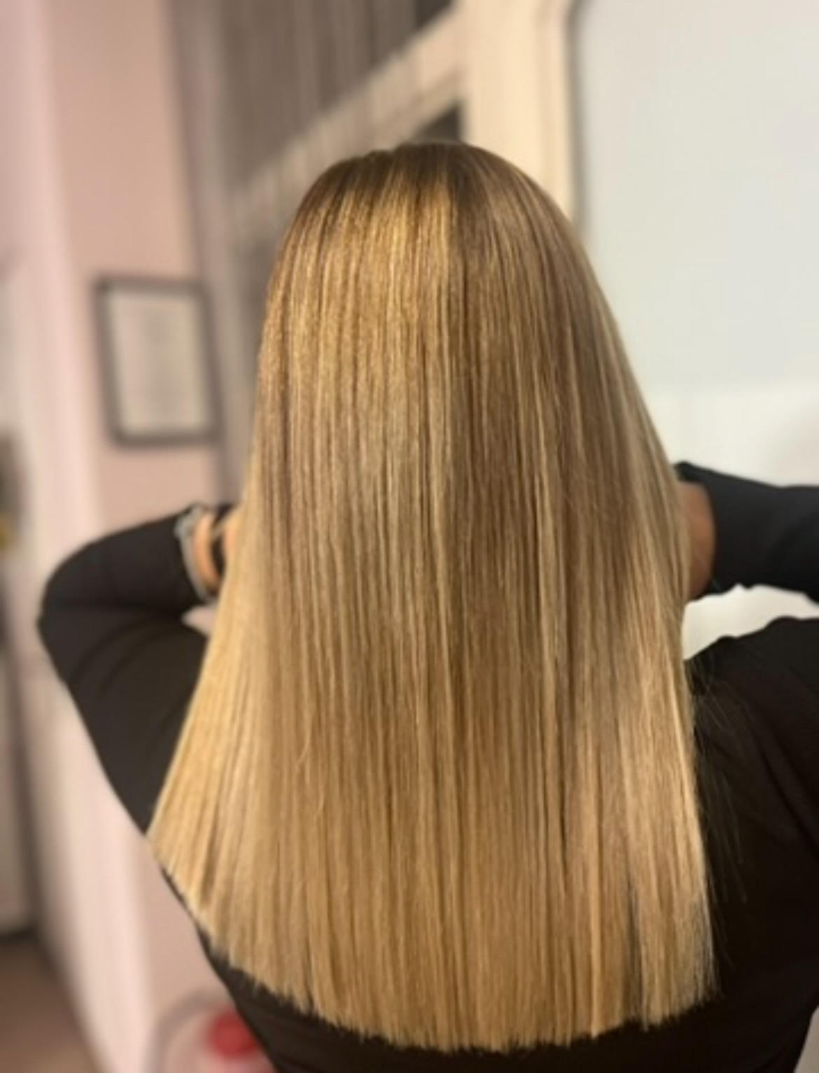 Barna, karamellárnyalatú haj – valódi MOSAIC Hair vendégmunka