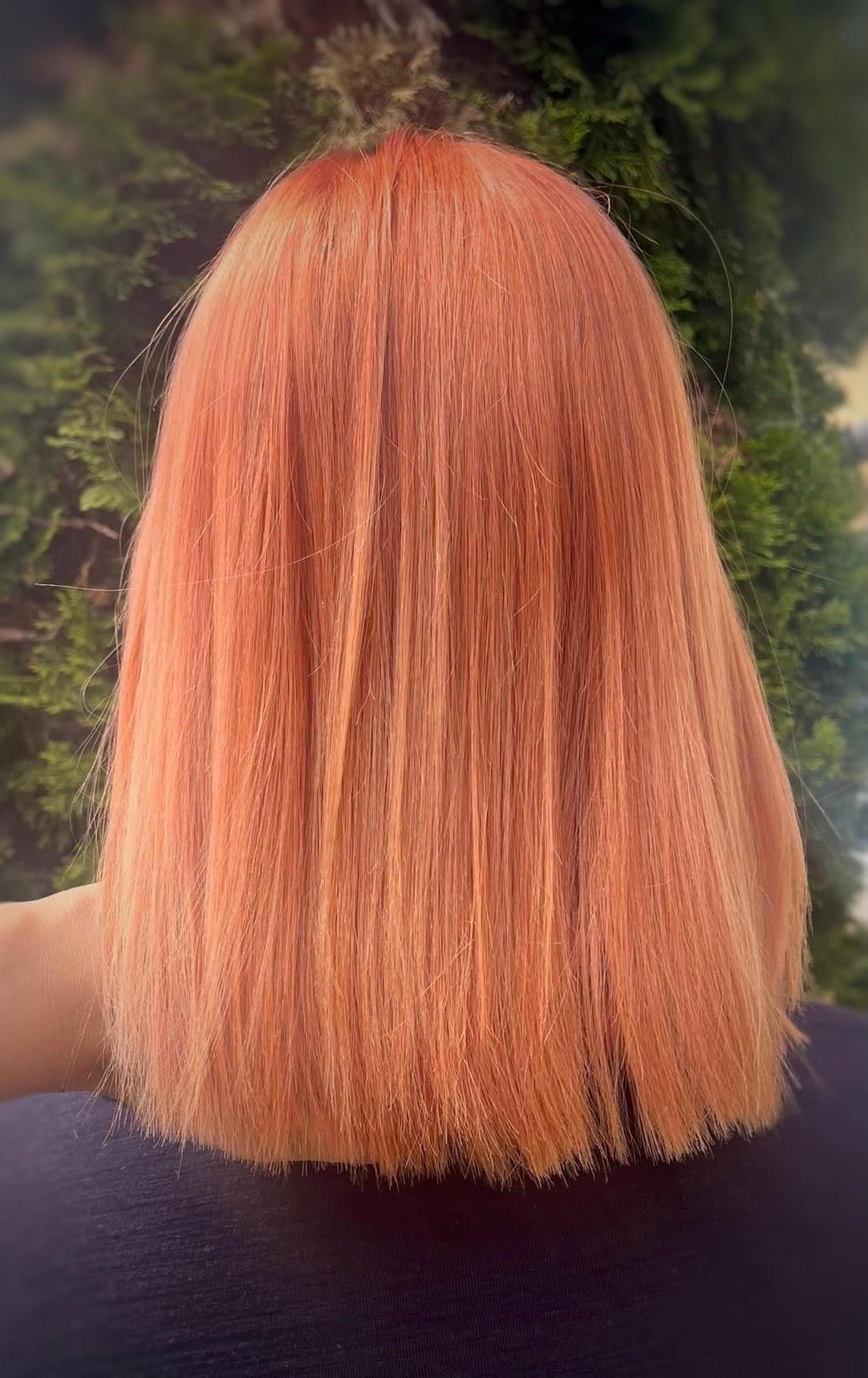 Vörös, színes hajfestés – valódi MOSAIC Hair vendégmunka