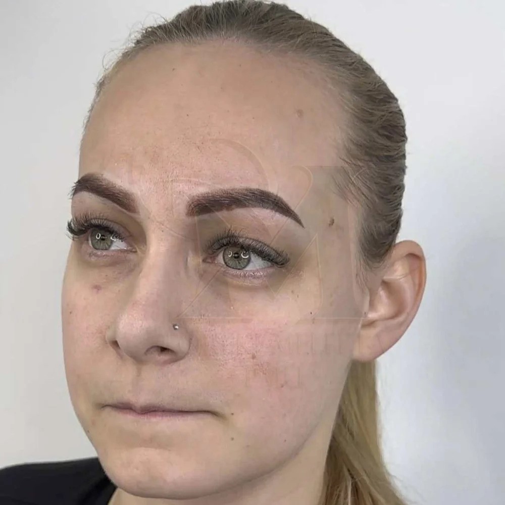 Szemöldöktetoválás – Melitta munkája